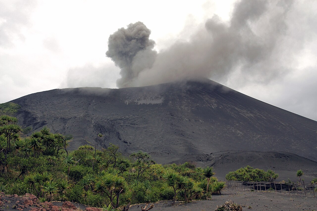 亞蘇爾火山
