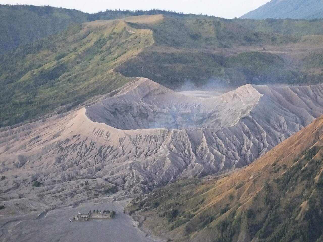 布罗莫火山